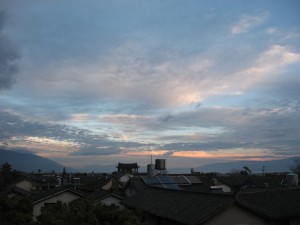 大理古城的云图片
