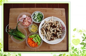 茶树菇蒸鸡饭食材图片